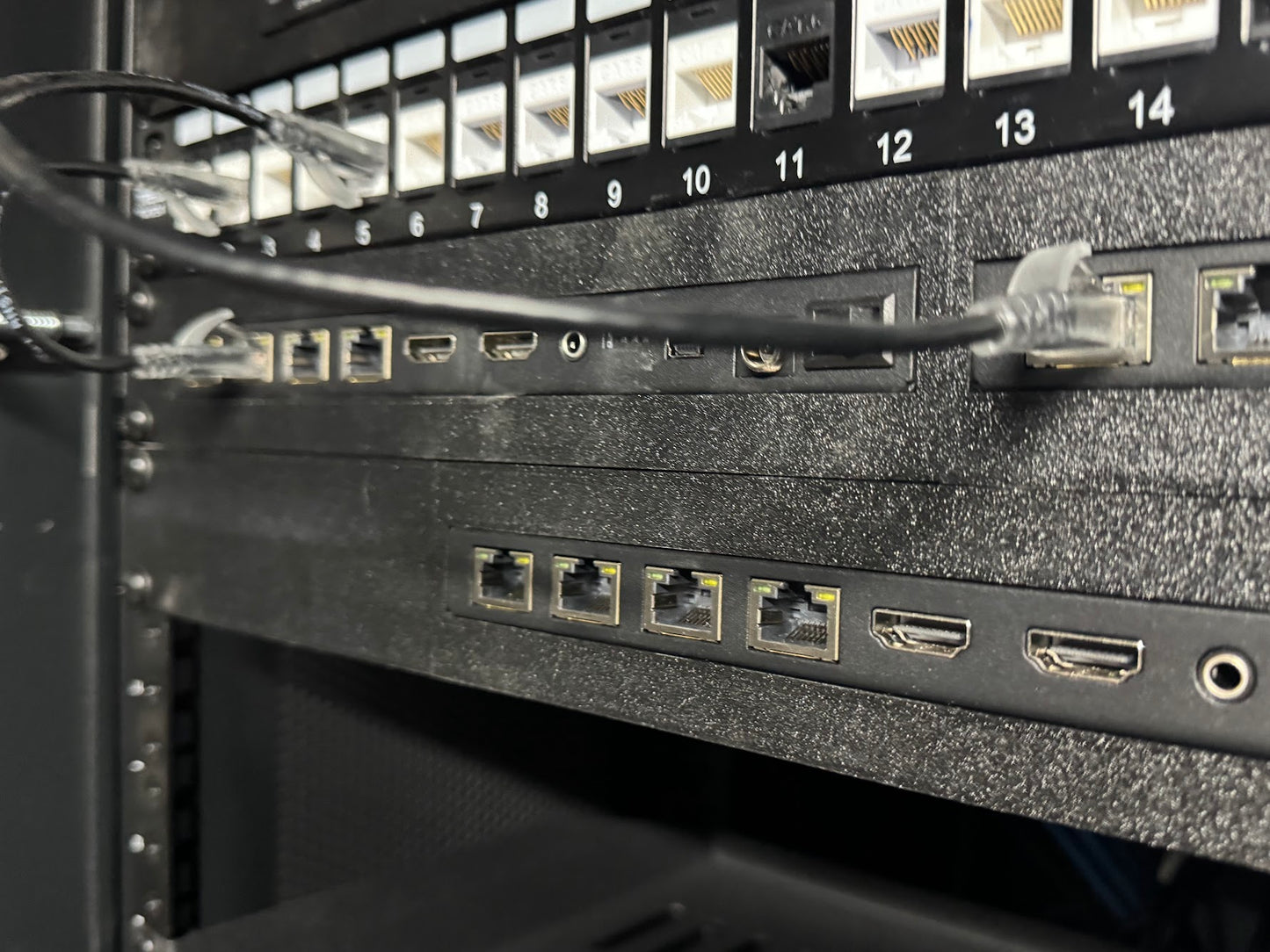 Orei 4K@30Hz 1x4 HDMI™ Extender Splitter HD14-EX165-K Rack Mount Kit for 1 or two Units